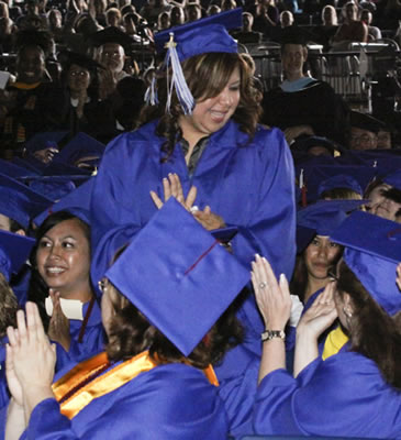 2009 Presidential Scholarship Award recipient Dora Hernandez