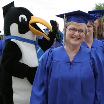 Oswald congratulates the Class of 2009