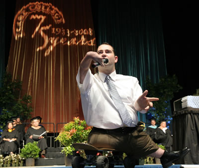 Commencement speaker Vail Horton addresses the Class of 2009