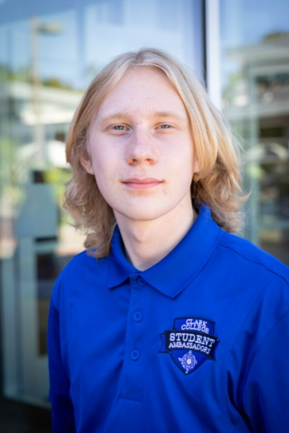 Tolen's headshot photo